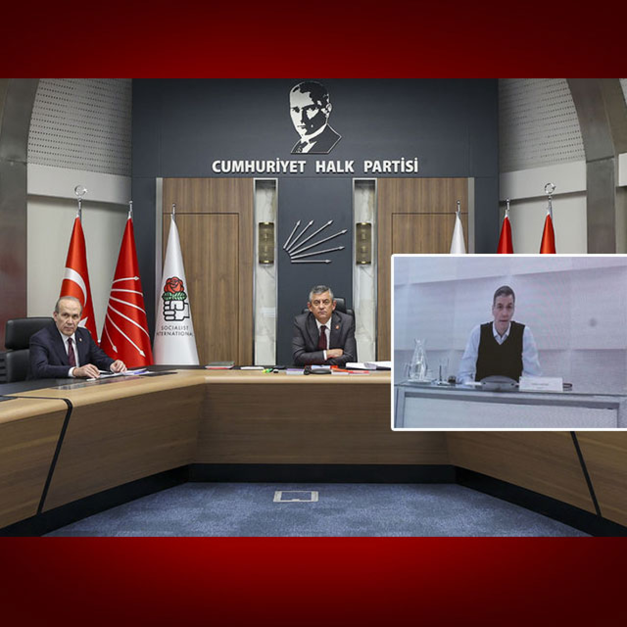 Özel'den Sanchez'e çevrim içi İran tebriği