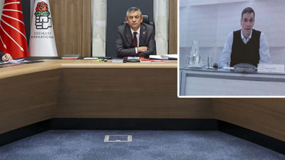 Özel'den Sanchez'e çevrim içi İran tebriği