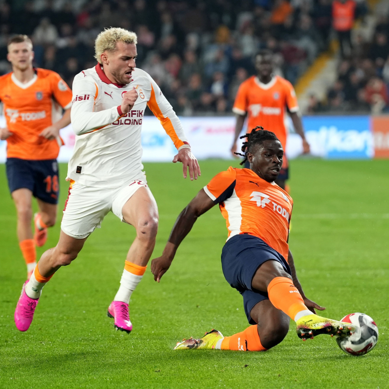 Galatasaray ile Başakşehir 36. randevuda