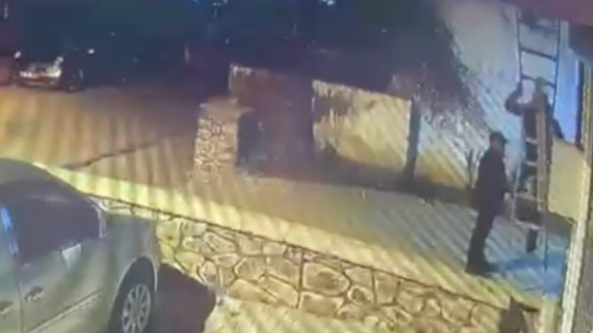 Kadıköy'de Soygun Dehşeti: Yaşlı Kadına Saldırı, Bakıcıya Cinsel İstismar