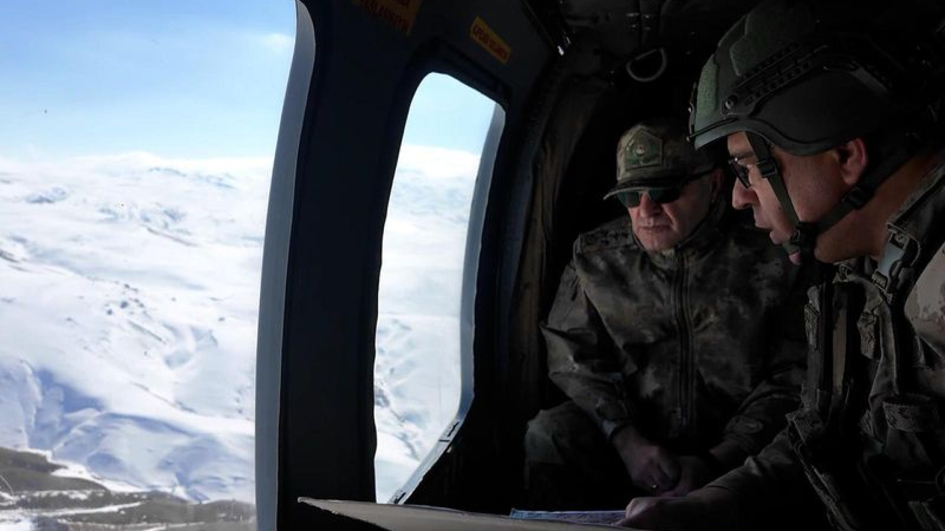 Kara Kuvvetleri Komutanı Orgeneral Metin Tokel İran Sınırında Denetimlerde Bulundu