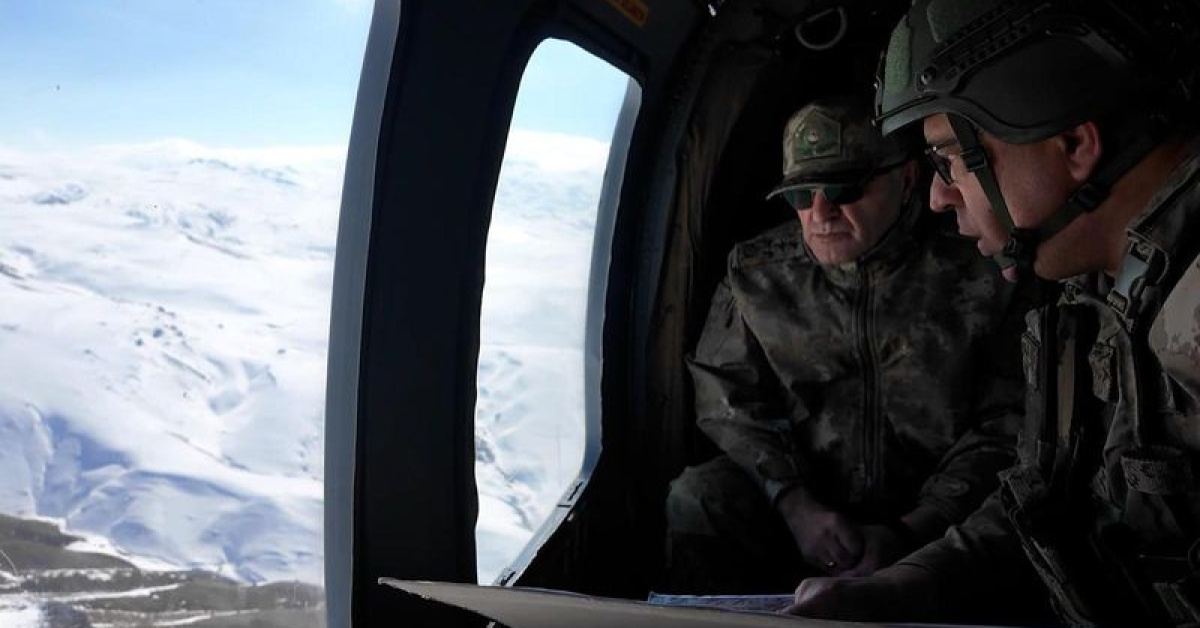 Kara Kuvvetleri Komutanı İran Sınırında Denetimler Yaptı