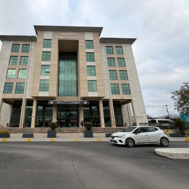 Eşi tarafından katledilen Sinem, komşusundan yardım istemiş