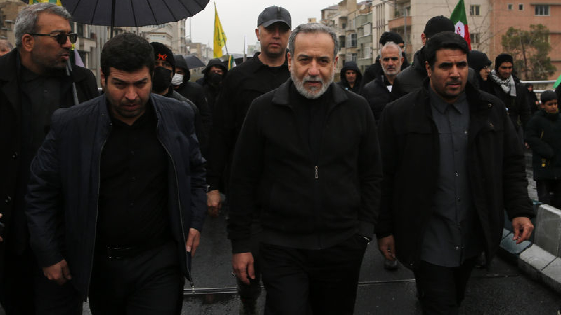İran Bakanı Erakçi: Petrol Fiyatlarındaki Artışın Sorumlusu ABD ve İsrail
