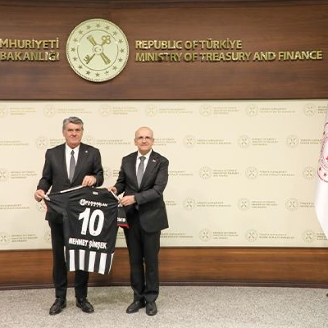 Beşiktaş Başkanı Adalı'dan Bakan Şimşek'e ziyaret