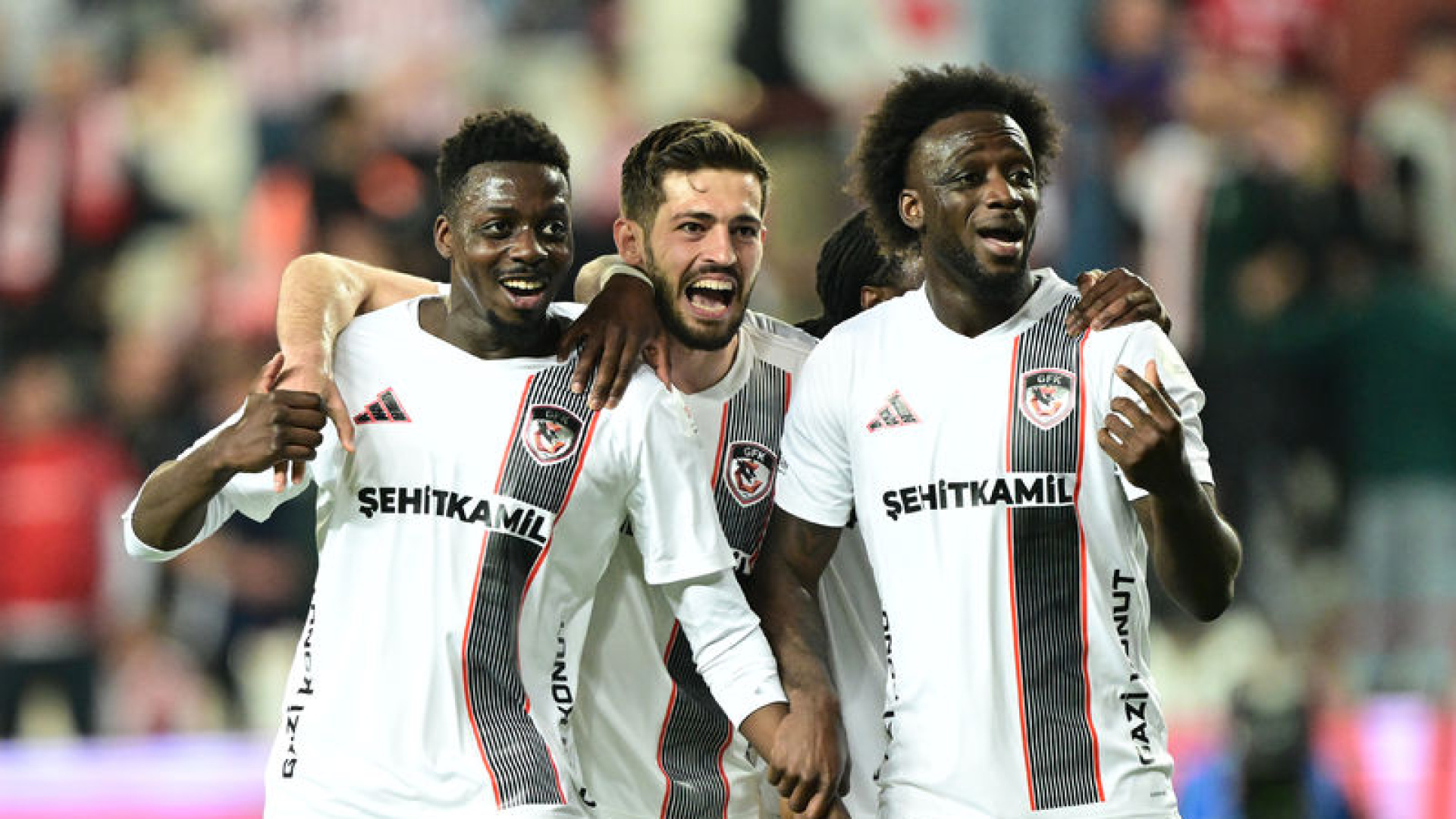 Gaziantep FK, Antalyaspor'u 4-1 Mağlup Ederek Galibiyet Hasretine Son Verdi