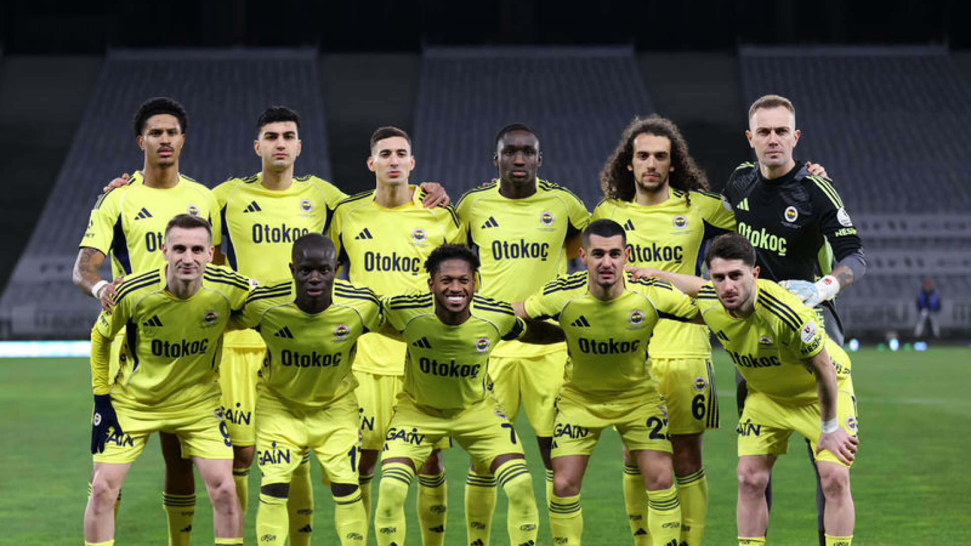 Fenerbahçe Süper Lig'de 4 Haftada 7 Puan Kaybetti, Zirve Yolunda Zorlanıyor