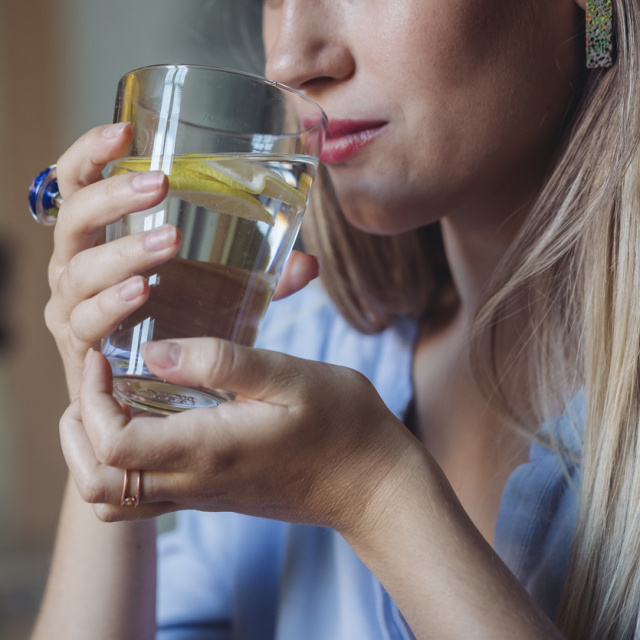 Limonlu su gerçekten zayıflatır mı?