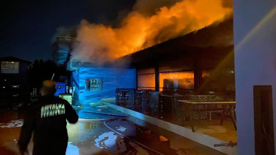 Antalya'da zincir markette yangın