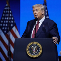 Donald Trump: Hark Adası'nı vurduk