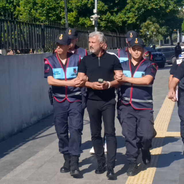 Manavgat Belediyesi'nde 12 tutuklama