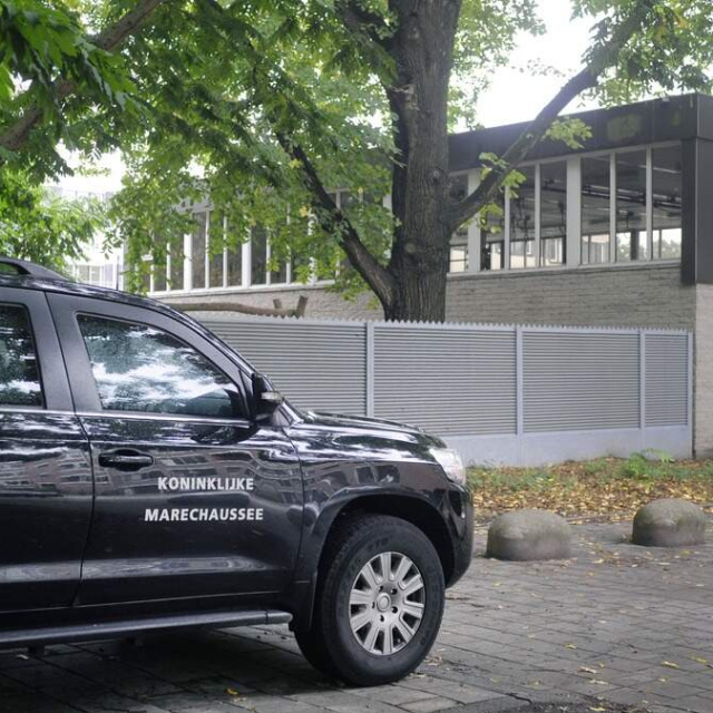 Amsterdam'da bir Yahudi okulunda patlama