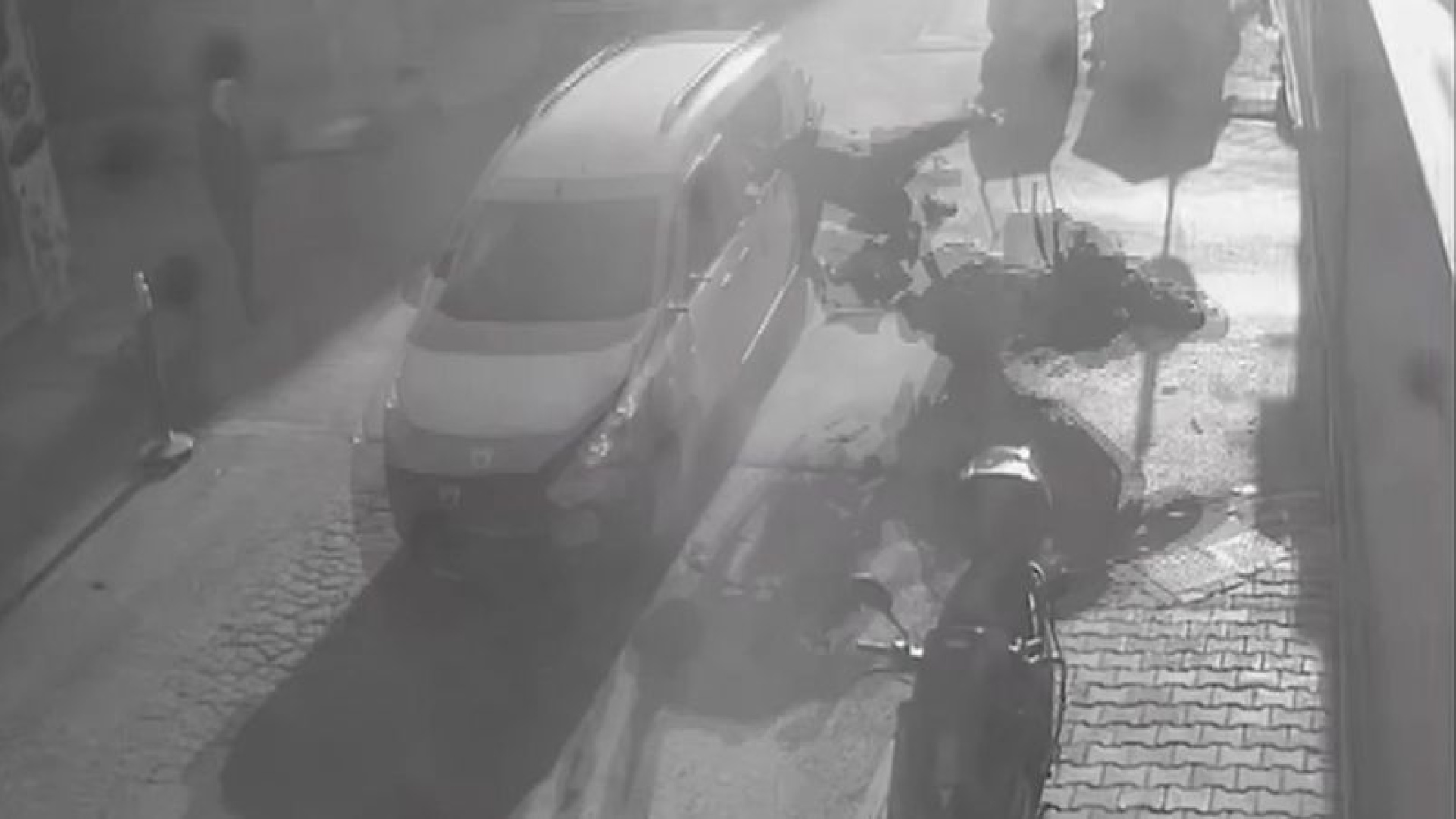 Esenler'de aynı noktada yine kaza: 2 yaralı | Son dakika haberleri