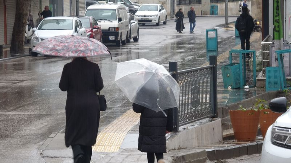 Bazı bölgeler için sağanak ve fırtına uyarısı