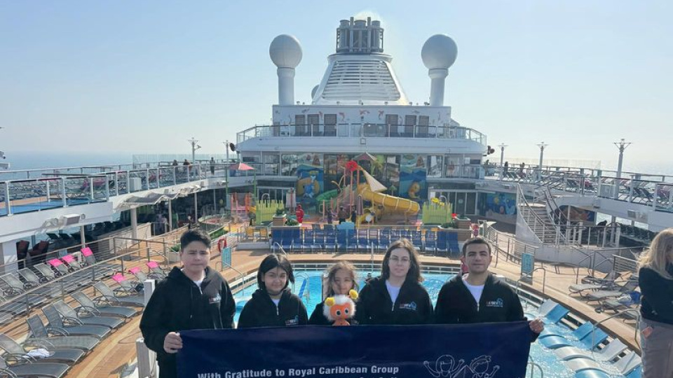 Lösemiyi yenip, gemiyle Çin ve Güney Kore'yi gezdiler