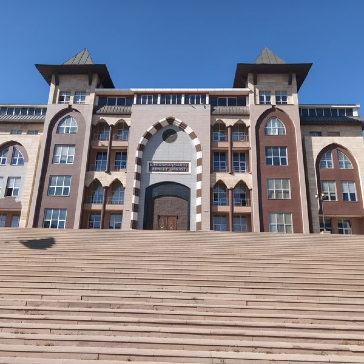 Firari deprem sanığı yakalandı