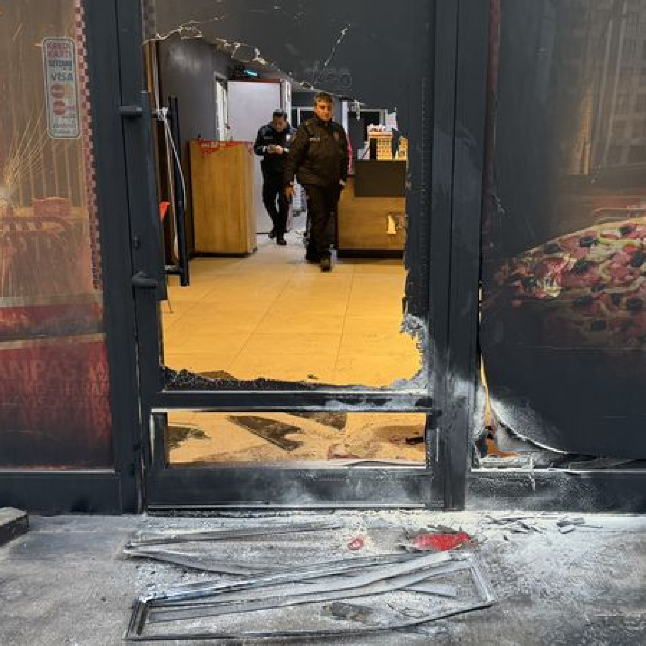 Nilüfer'de pizza zincirine kundaklama