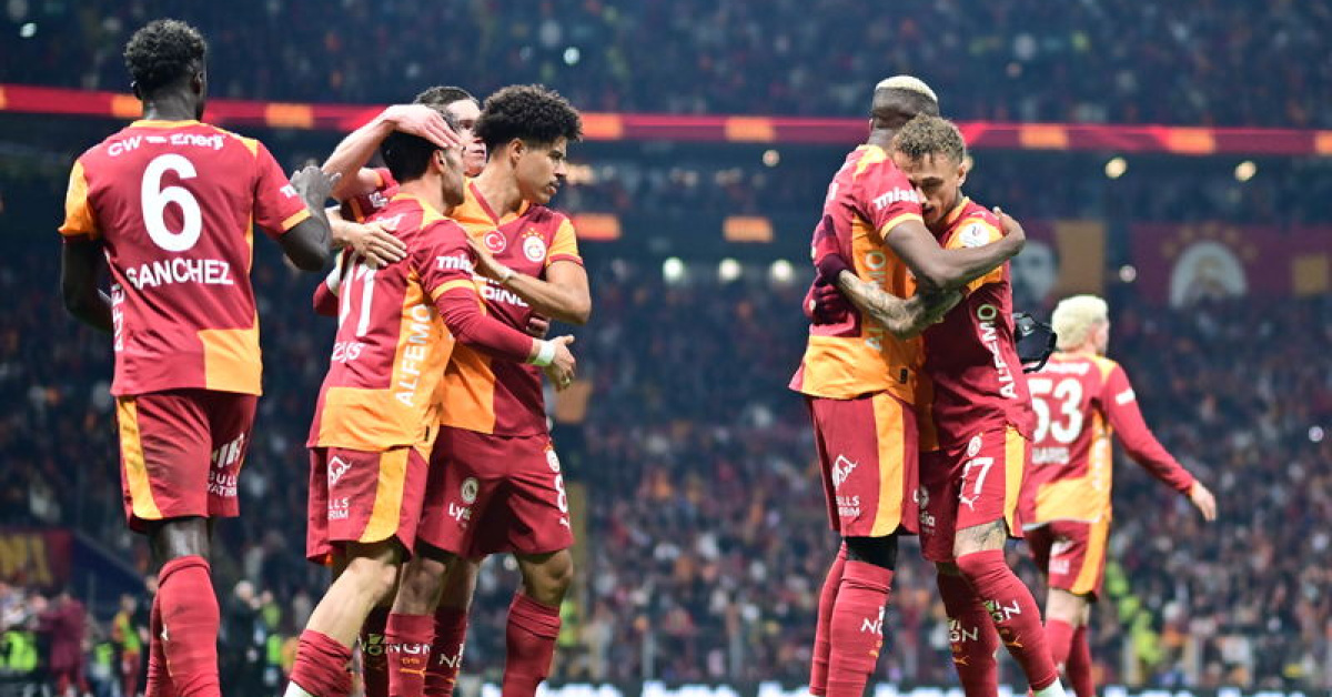 Galatasaray, Başakşehir'i 3-0 Mağlup Ediyor