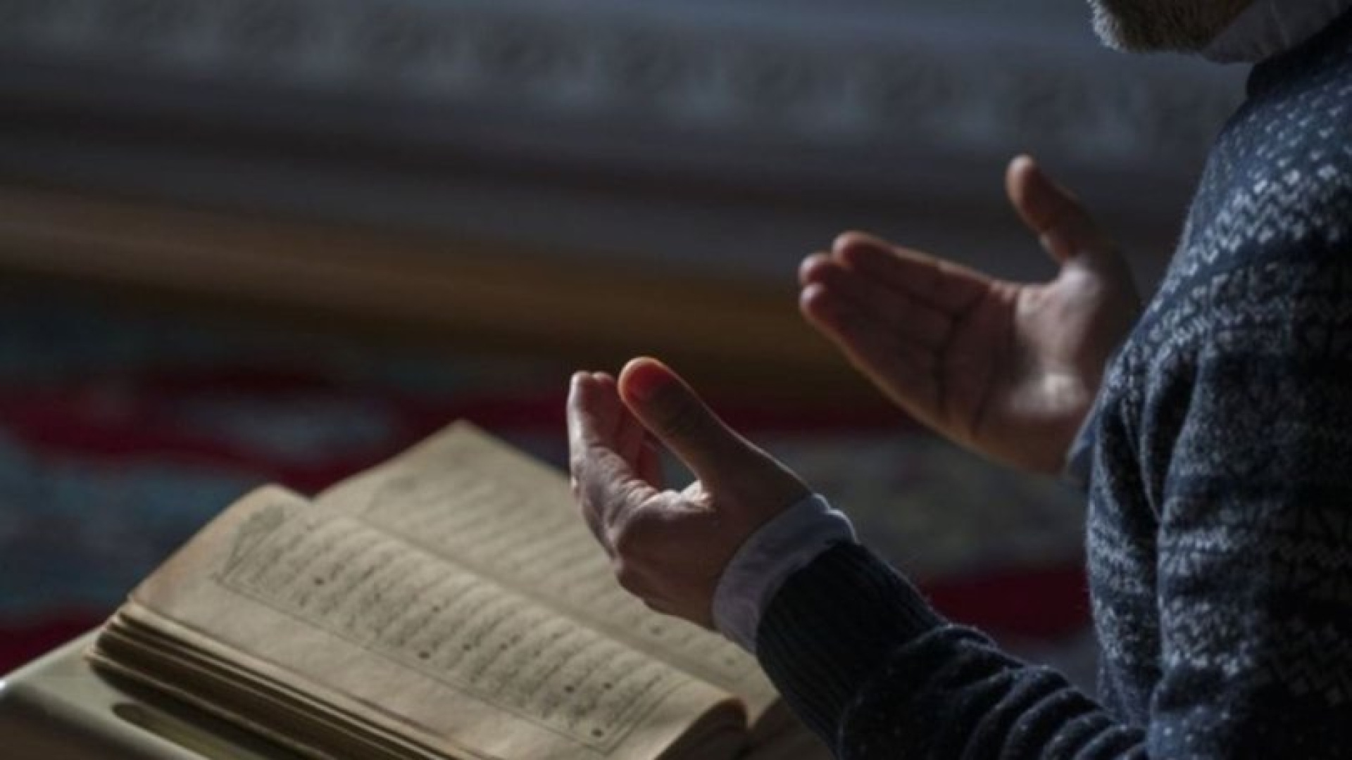 Kadir Gecesi Duası Türkçe okunuşu ile anlamı - "Allahümme inneke afüvvün" duası ve fazileti (Kandil Duası Oku)