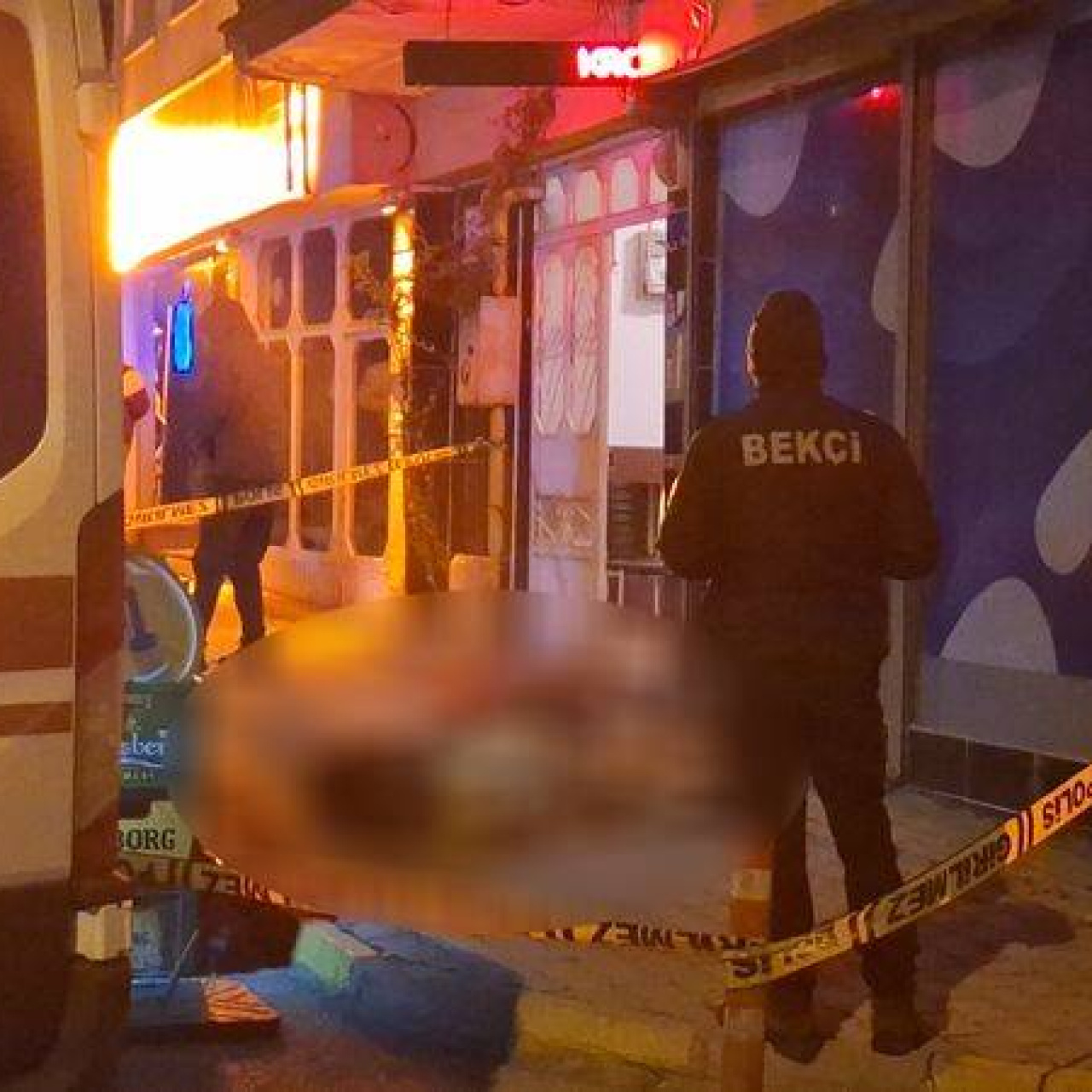 3. kattan düşen adam hayatını kaybetti