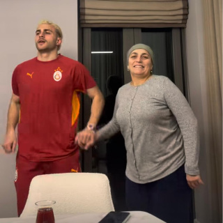 Annesi ile horon tepti