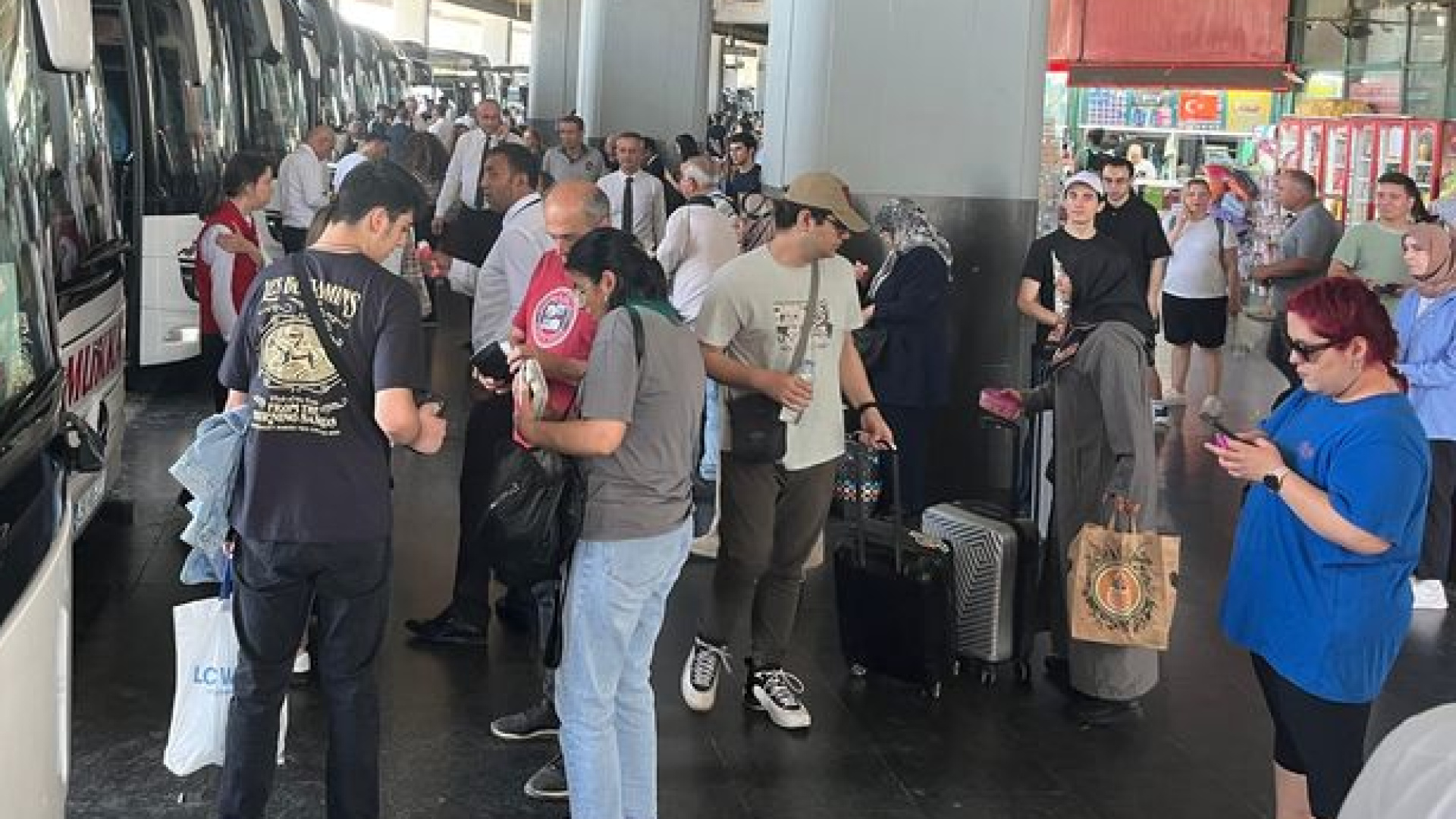 Bayram Öncesi Otobüs Biletlerinde Yoğun Talep: Doluluk Oranı Yüzde 90'a Ulaştı