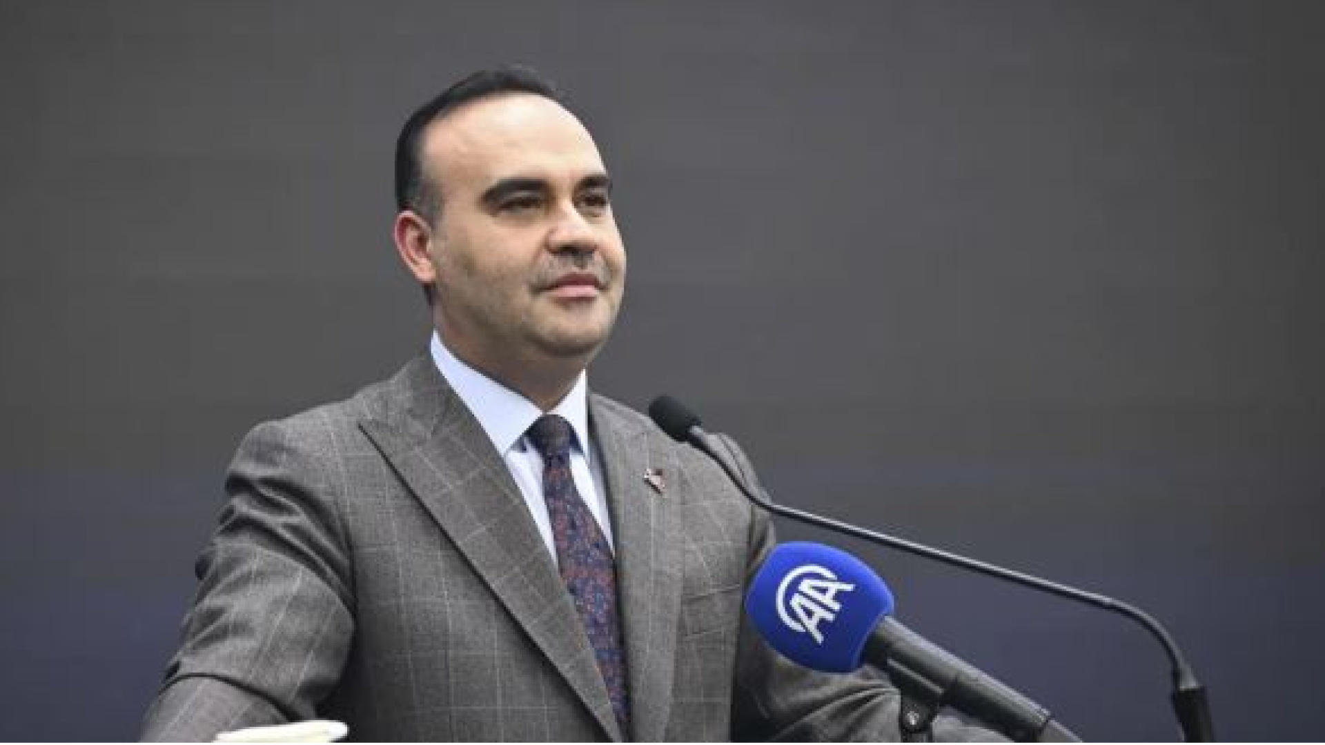 Bakan Kacır'dan İş İnsanlarına Çağrı: '13 Yeni Sanayi Bölgesinin 2'sini İstanbul Olarak Yapalım'