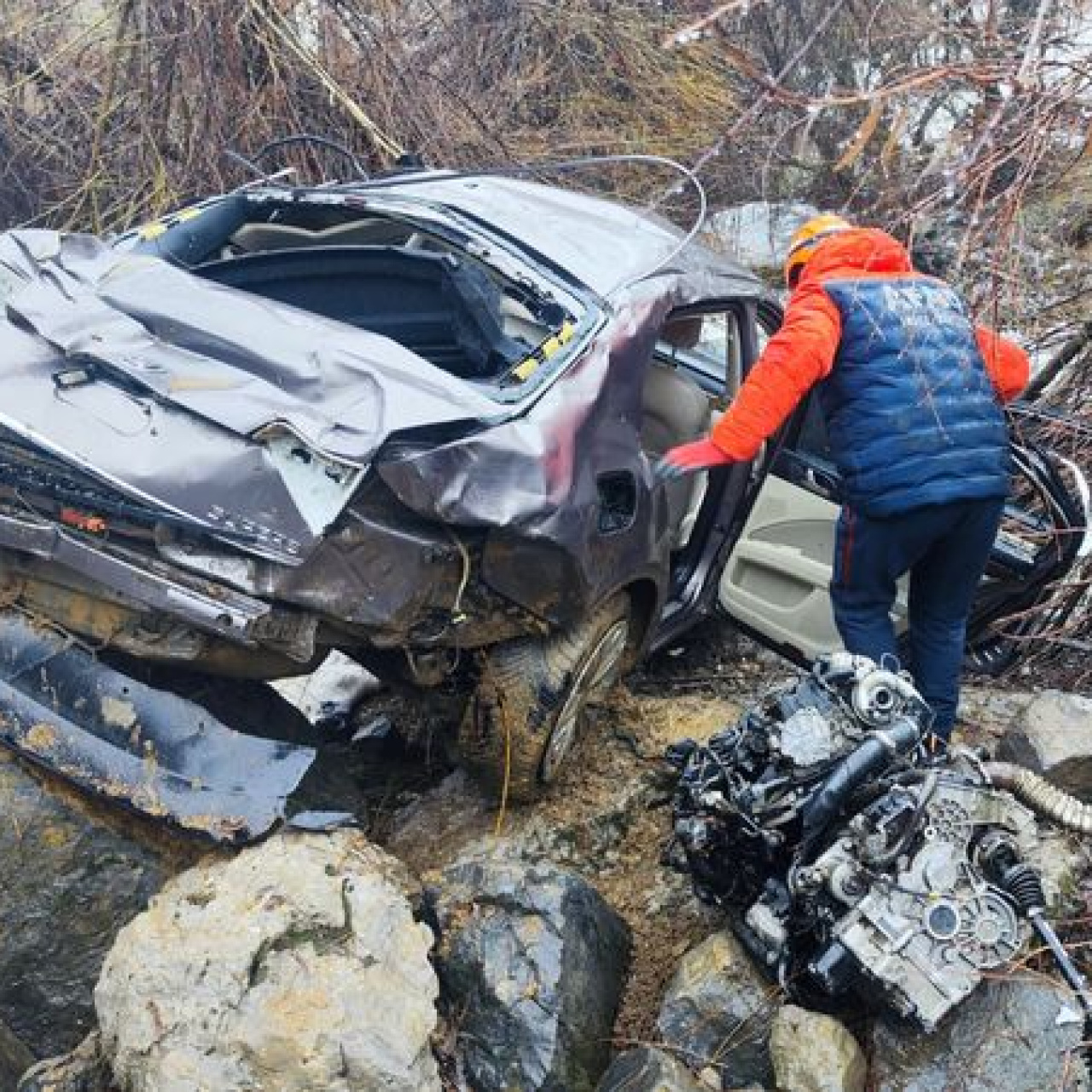 Şarampole düşen aracın sürücüsü öldü