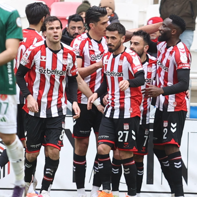 Sivasspor tek attı 3 aldı!