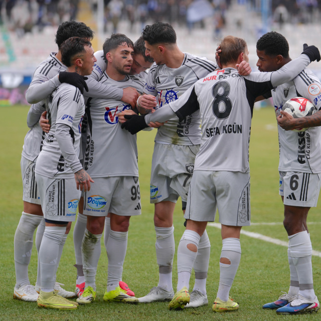 Erzurumspor 3 puanı 3 golle aldı!