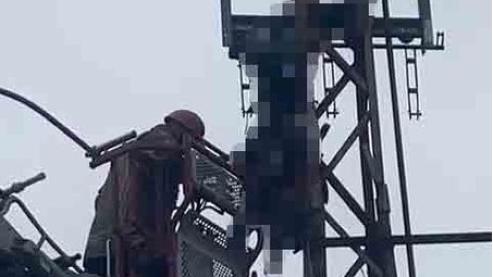 Hırsızlık için çıktığı direkte öldü