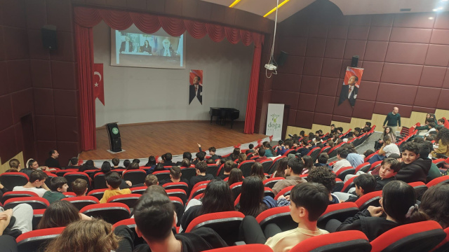 Binlerce öğrenci, Nevzat Tarhan ile buluştu