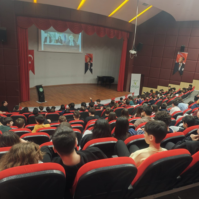 Binlerce öğrenci, Nevzat Tarhan ile buluştu