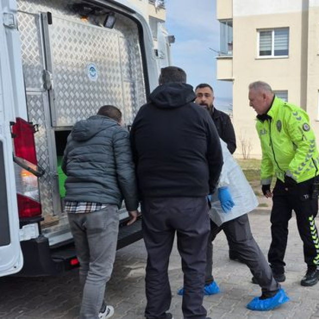 Yalnız yaşadığı evinde ölü bulundu