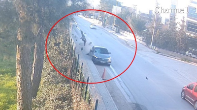 Bursa'da korkunç kaza! Bisikletli havaya savuruldu!