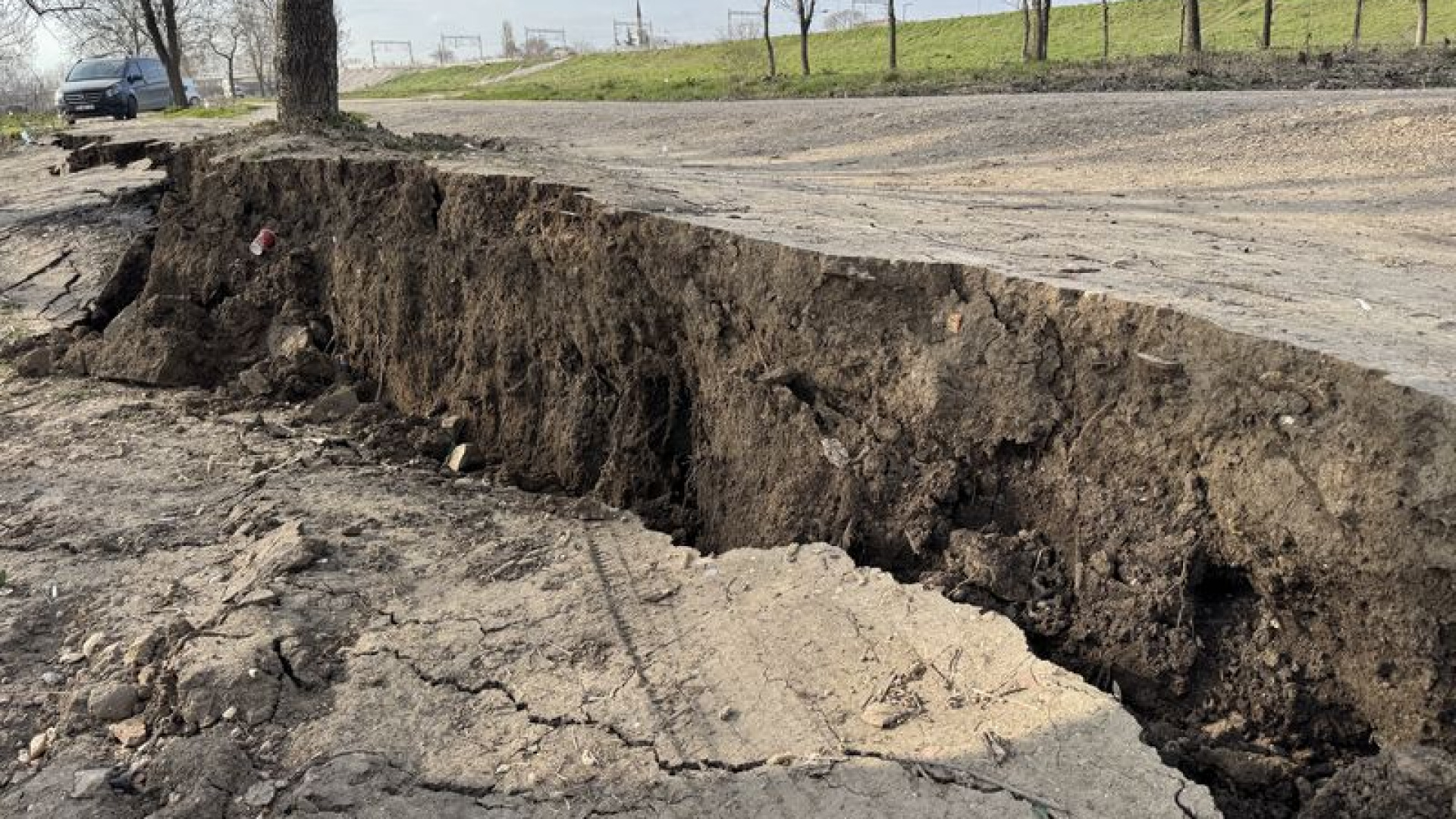 Edirne'de Tunca Nehri kıyısında toprak kayması | Son dakika haberleri