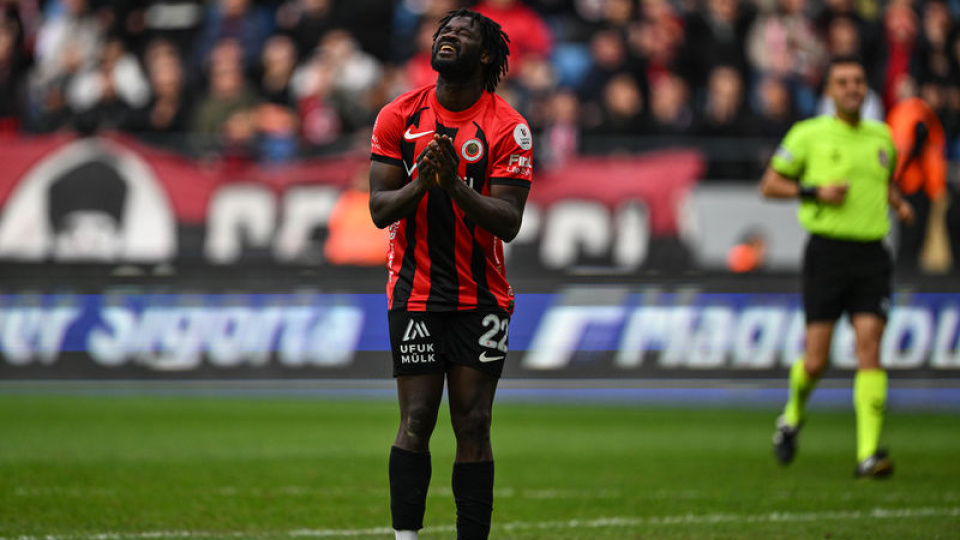 Gençlerbirliği-Beşiktaş maçında kırmızı kart VAR!