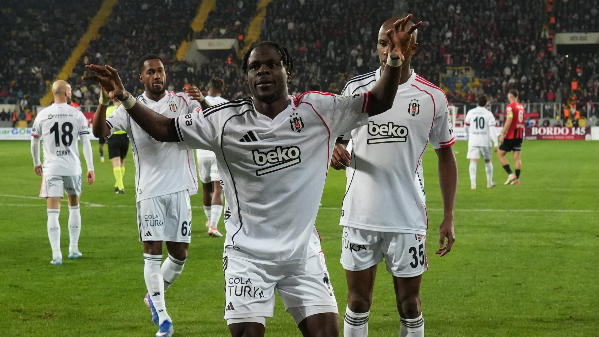 Beşiktaş'ın Deplasman Performansı İç Sahayı Geride Bıraktı!