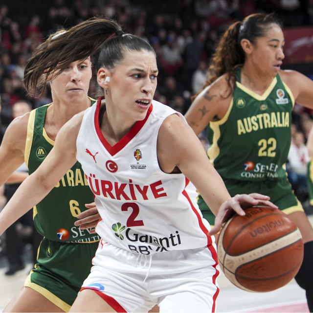 Potanın Perileri, Avustralya'ya mağlup!