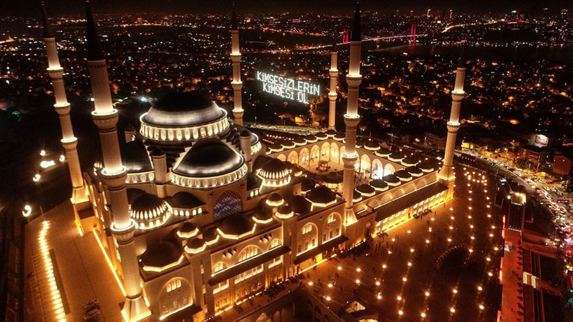 Kadir Gecesi'nde Çekilecek Salavatlar 2026: Salavat-ı Şerif Nasıl Okunur?