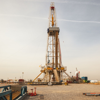 Saldırılar nedeniyle petrol ve doğalgaz üretimi durdu