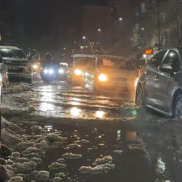 Hakkari'de sağanak esareti!