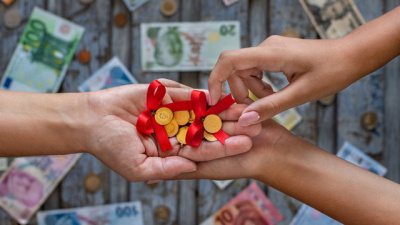 Altın haftaya düşüşle başladı