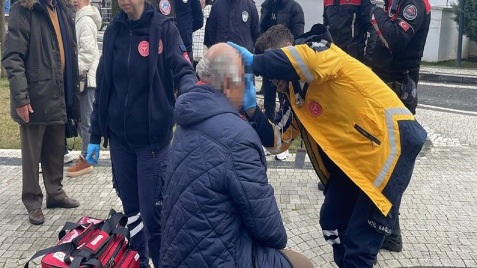 Parktaki adamı attığı yumrukla öldürdü