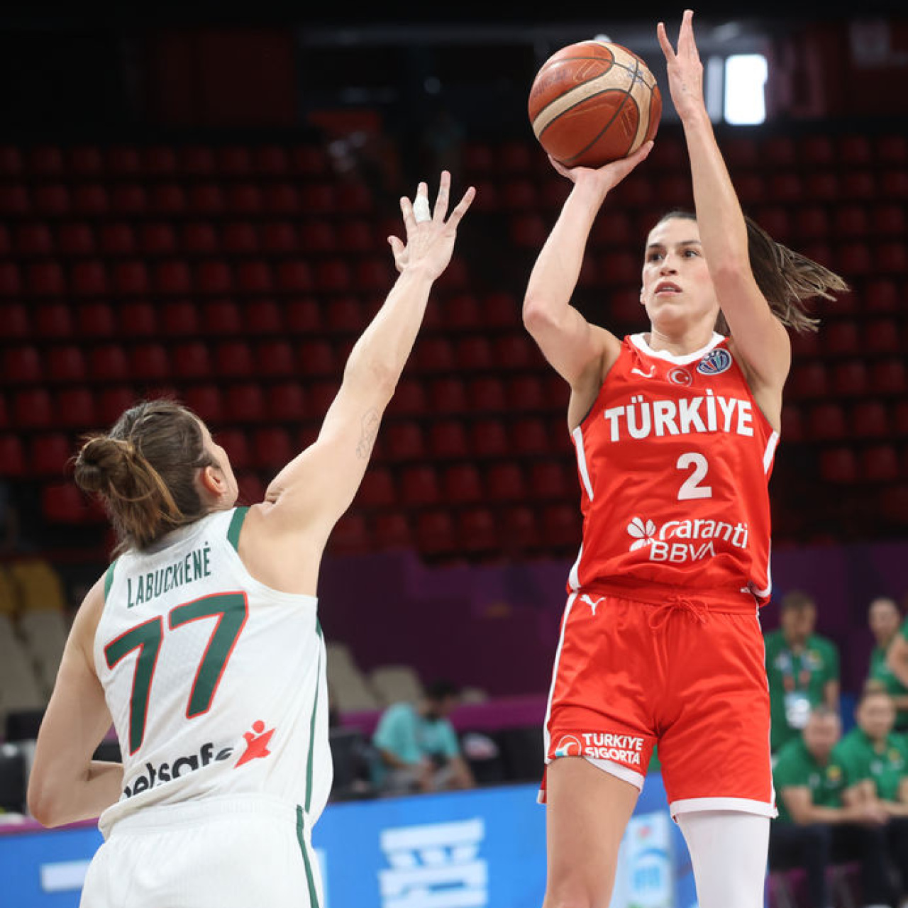 Periler'in rakibi Macaristan