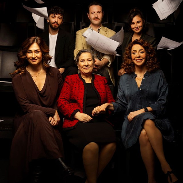 ‘Bir Aile Provası: Yaşayın Gitsin’ turneye çıkıyor