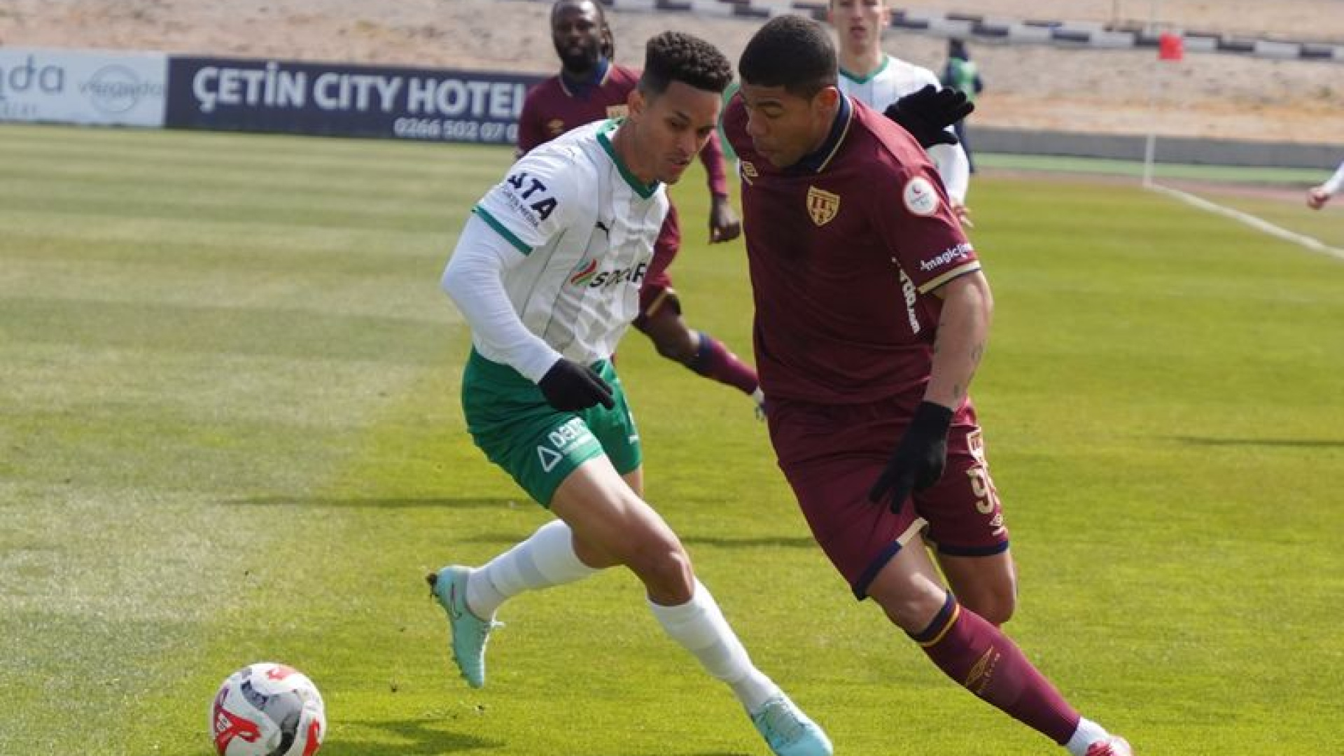 Bandırmaspor ile Iğdır FK, 1. Lig'de Golsüz Berabere Kaldı