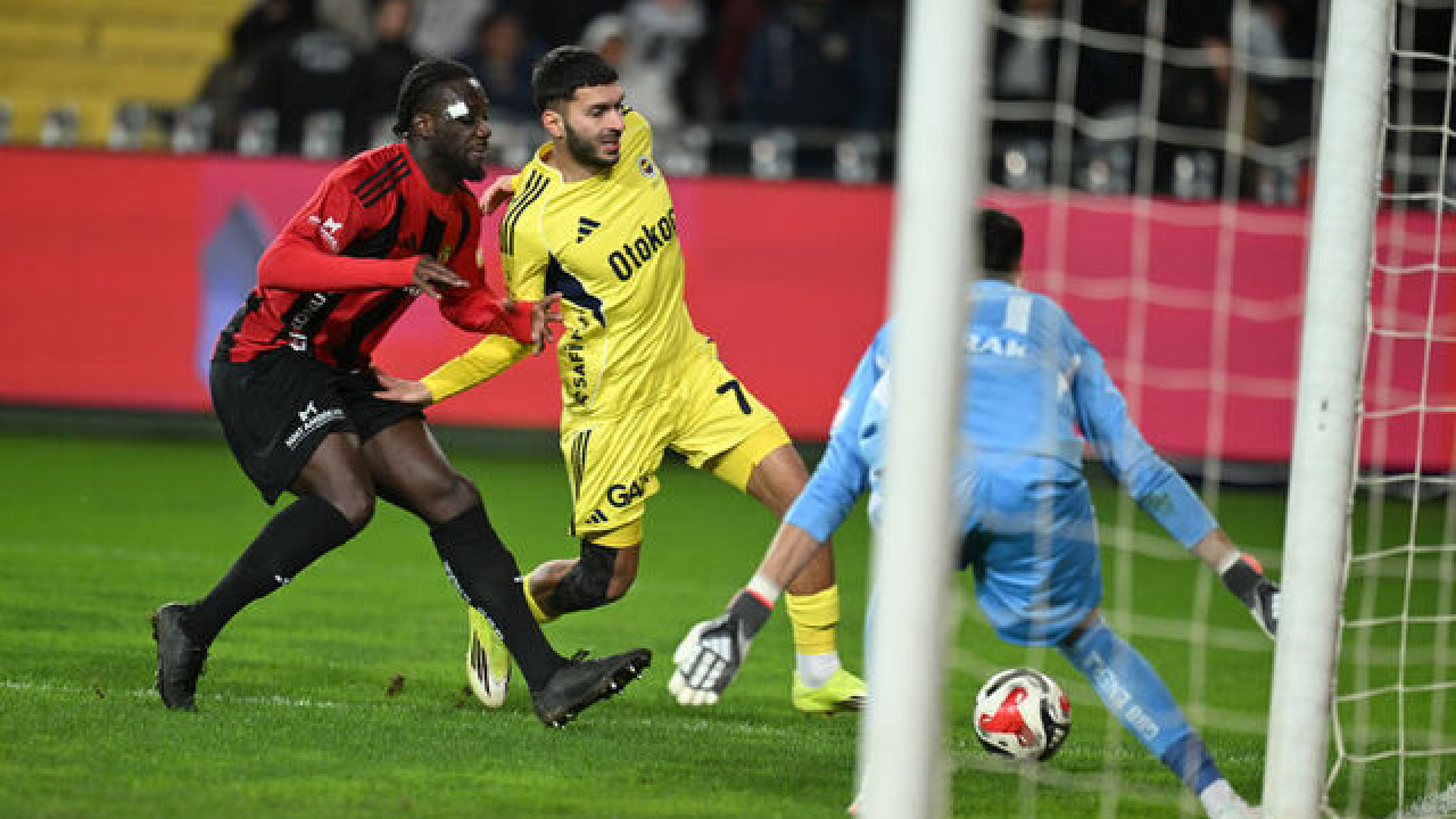 Fenerbahçe-Gaziantep FK Maçı Detayları: Saat, Kanal ve Eksikler