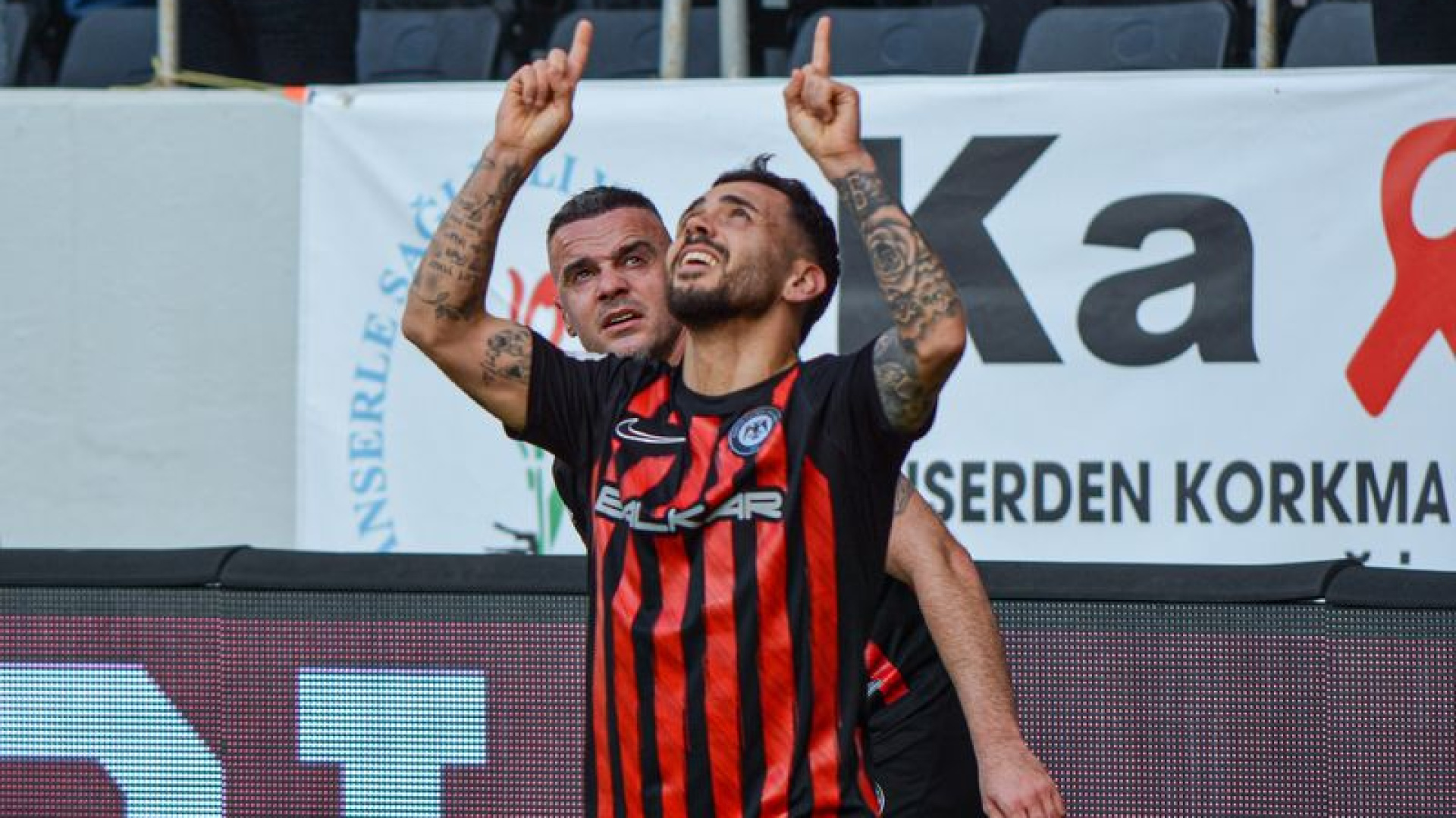 Çorum FK, Esenler Erokspor'u Son Dakika Golüyle 2-1 Mağlup Etti