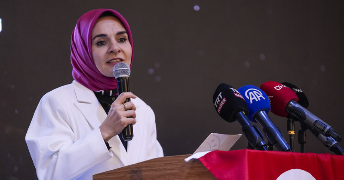 Aile ve Sosyal Hizmetler Bakanı Göktaş, şehit aileleri vegazilerle if